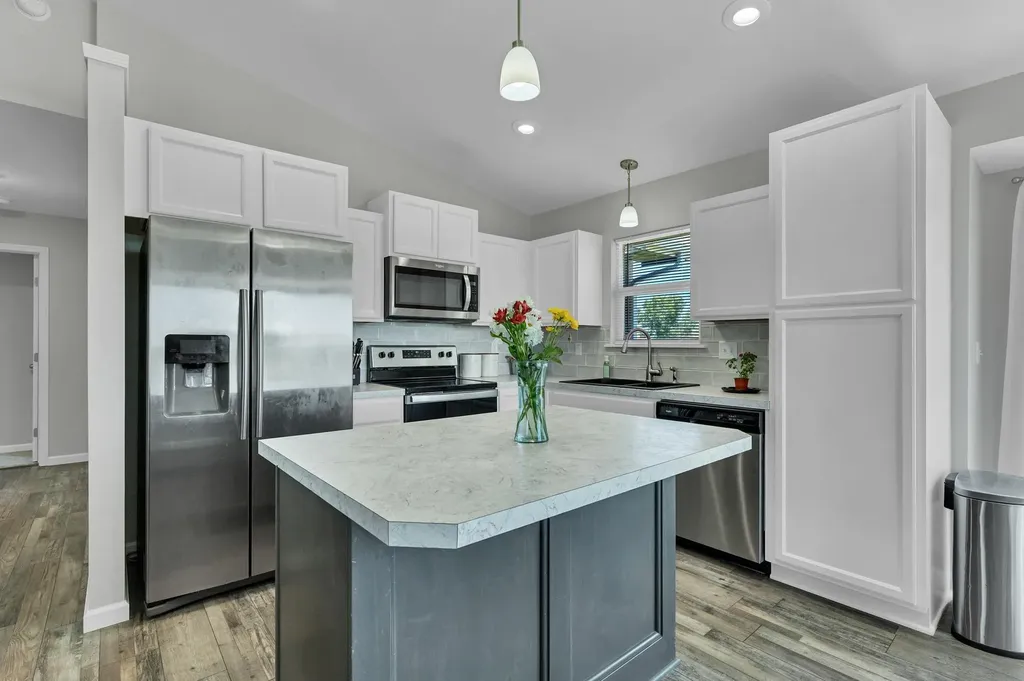 822 S Cattail Circle Haysville KS 67060