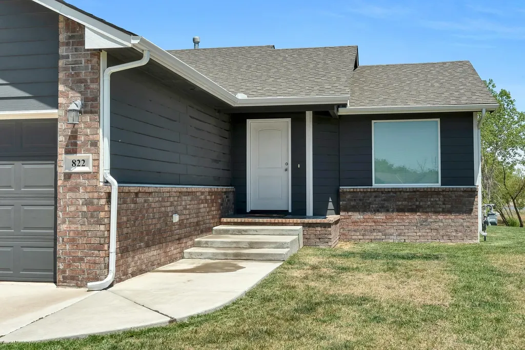822 S Cattail Circle Haysville KS 67060