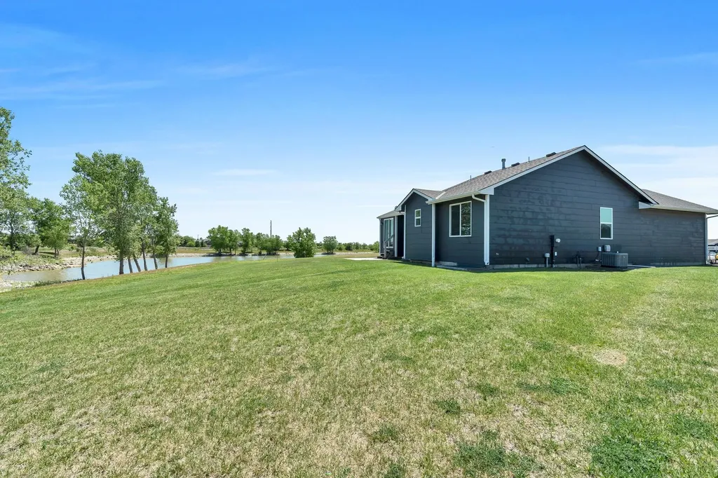 822 S Cattail Circle Haysville KS 67060