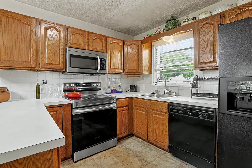 2835 E Aloma Wichita KS 67211