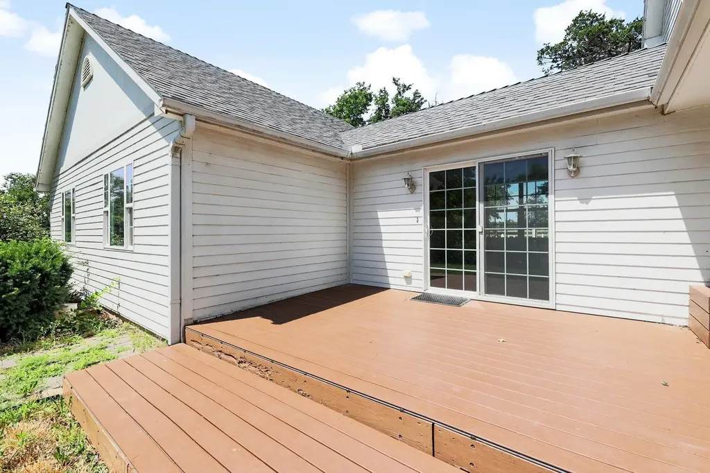 21424 SW County Line Road Rose Hill KS 67133