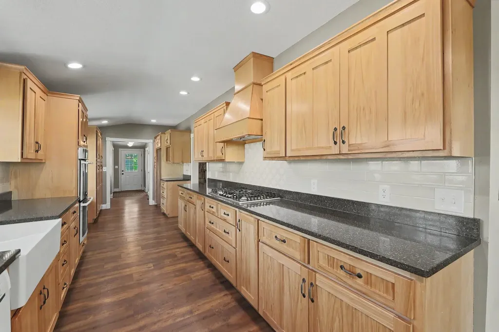 21424 SW County Line Road Rose Hill KS 67133
