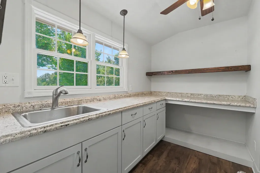 21424 SW County Line Road Rose Hill KS 67133