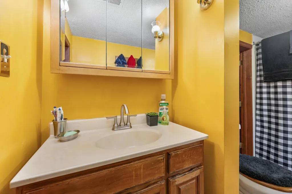 1856 N Park Place Wichita KS 67203