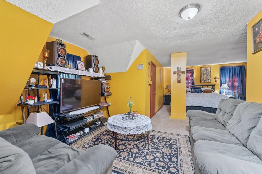 1856 N Park Place Wichita KS 67203
