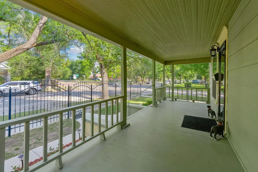 1856 N Park Place Wichita KS 67203