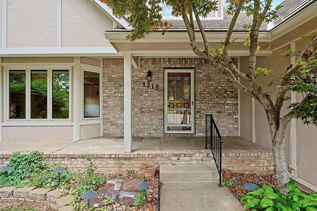 1215 N Fieldcrest Court Wichita KS 67212