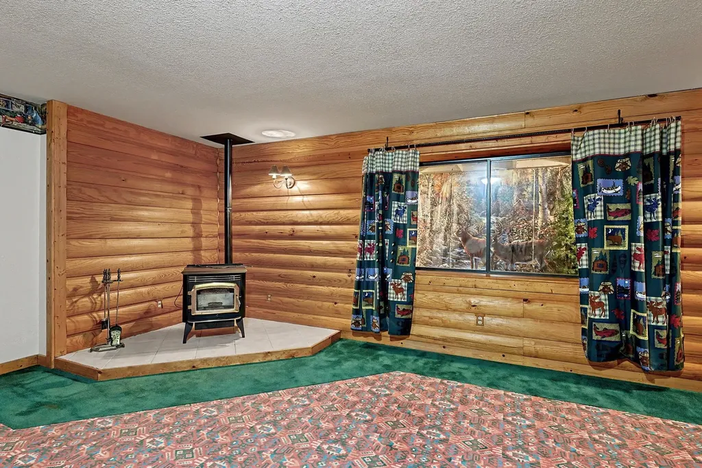 1215 N Fieldcrest Court Wichita KS 67212
