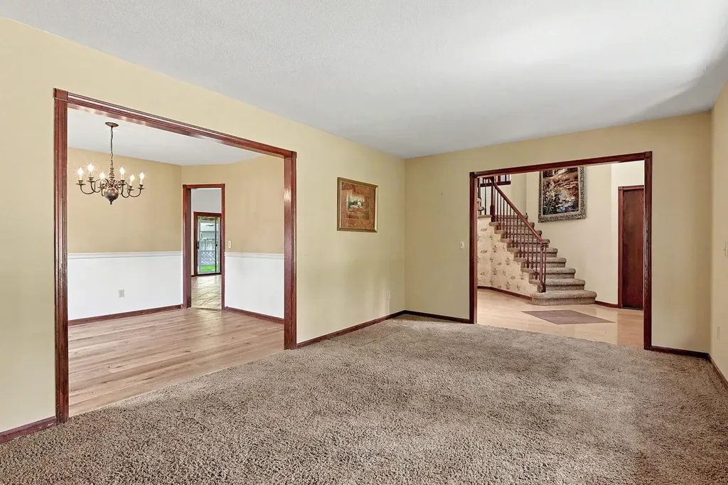 1215 N Fieldcrest Court Wichita KS 67212