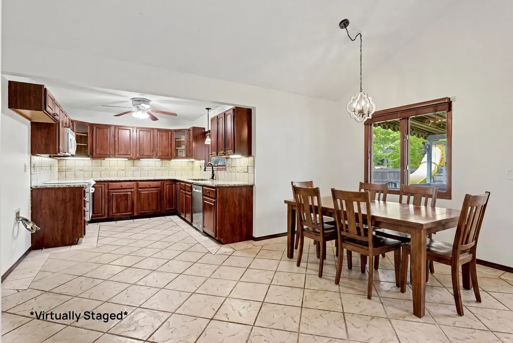 1215 N Fieldcrest Court Wichita KS 67212