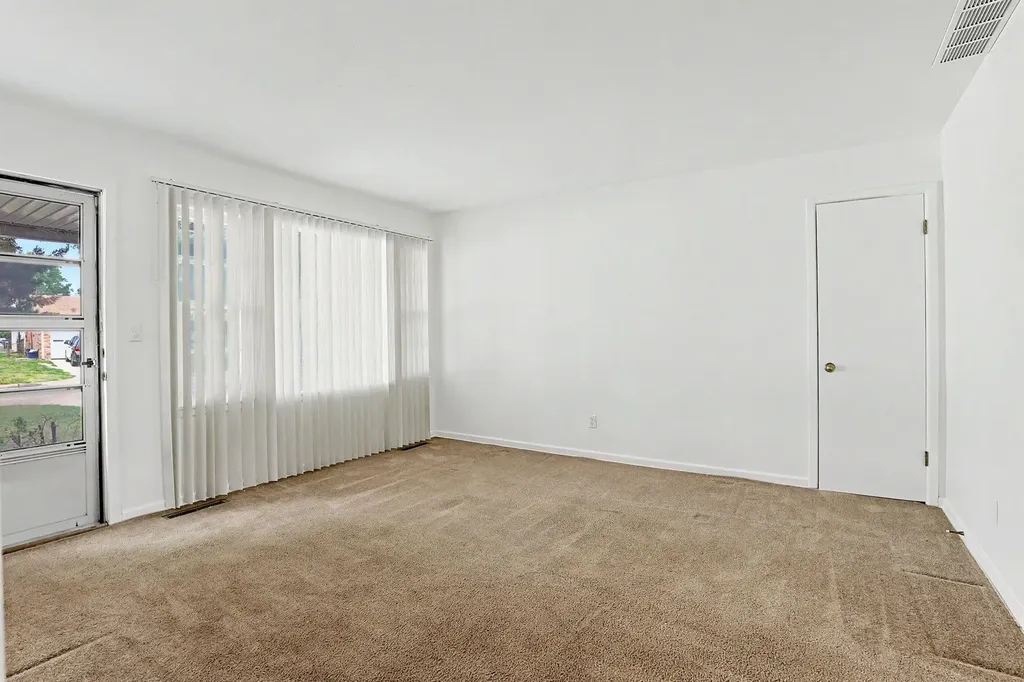 1526 E Donnell Wichita KS 67216