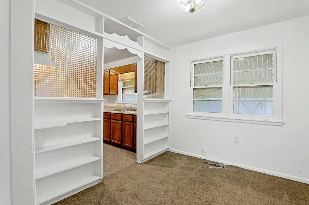 1526 E Donnell Wichita KS 67216