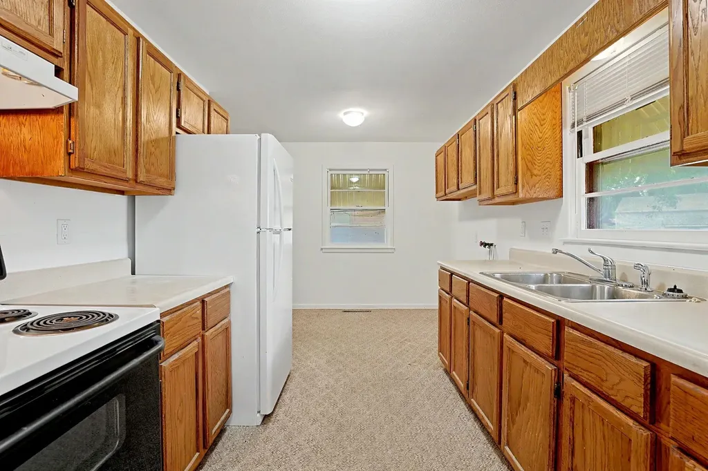 1526 E Donnell Wichita KS 67216