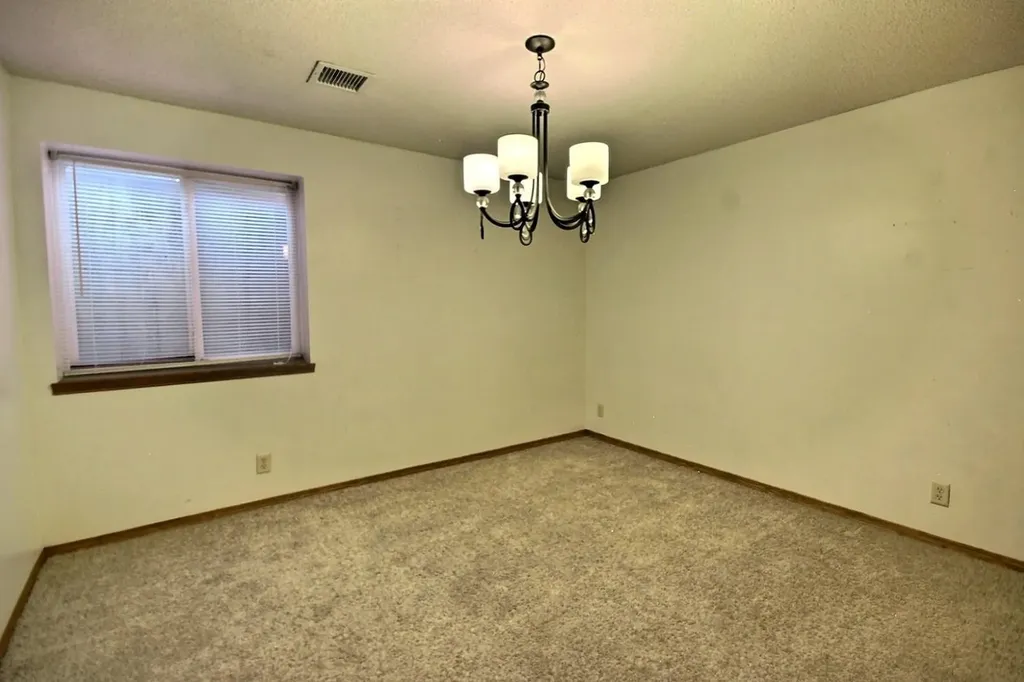 2205 S Shefford Street Wichita KS 67209
