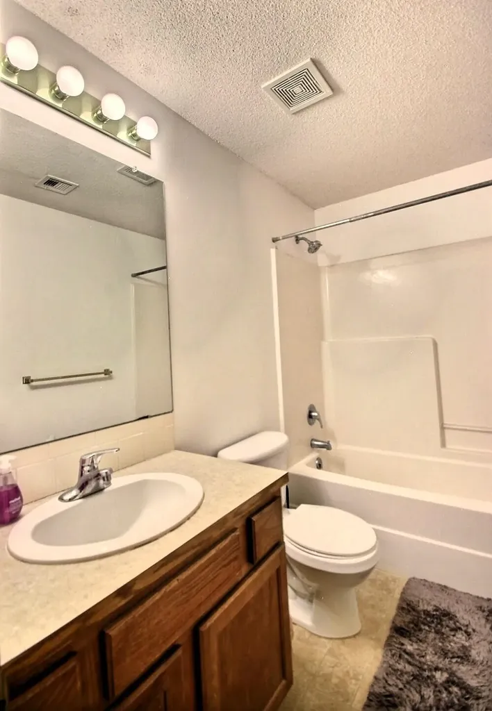 2205 S Shefford Street Wichita KS 67209