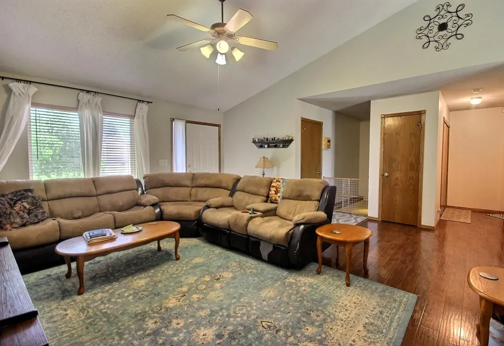 2205 S Shefford Street Wichita KS 67209