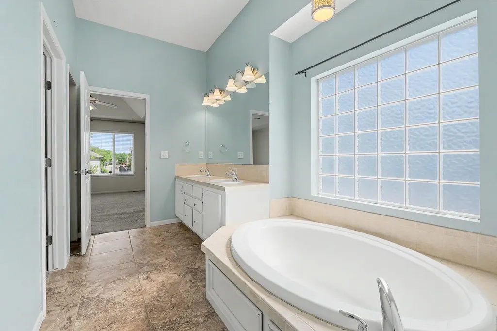606 E Woodstone Court Andover KS 67002