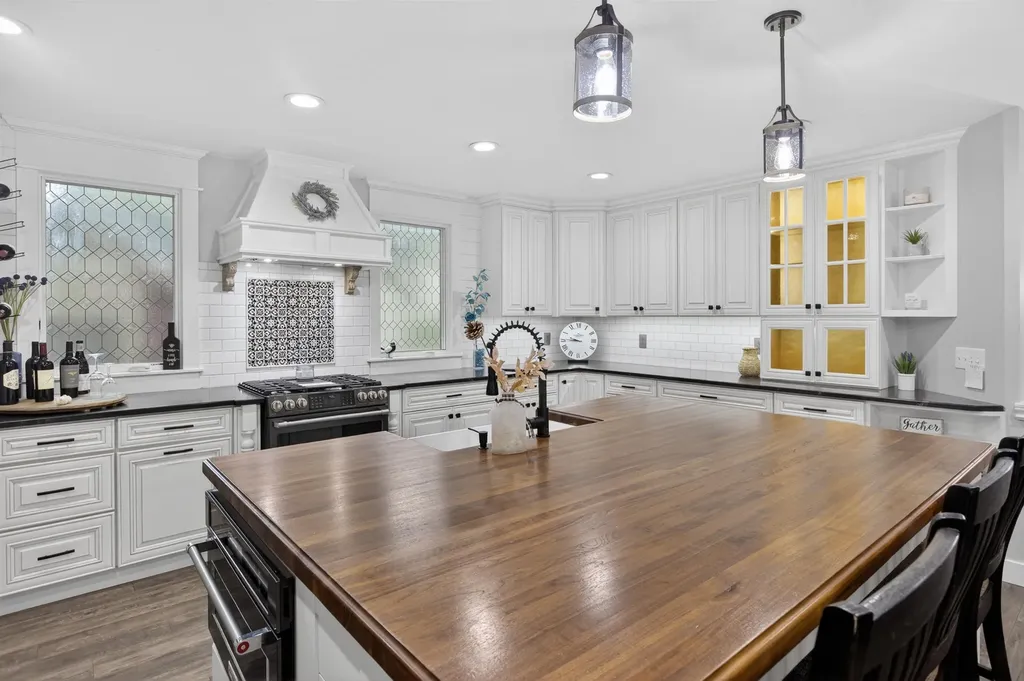 11725 W Alderny Court Wichita KS 67212