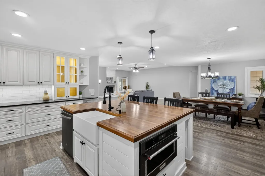 11725 W Alderny Court Wichita KS 67212