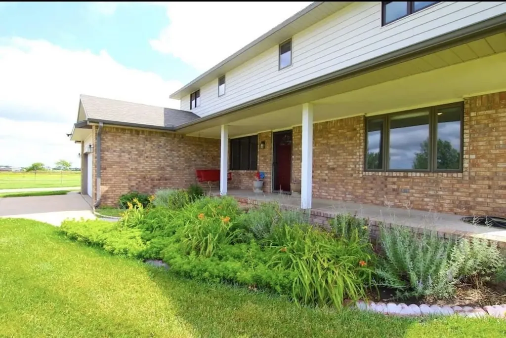 1030 S 215th W Goddard KS 67052