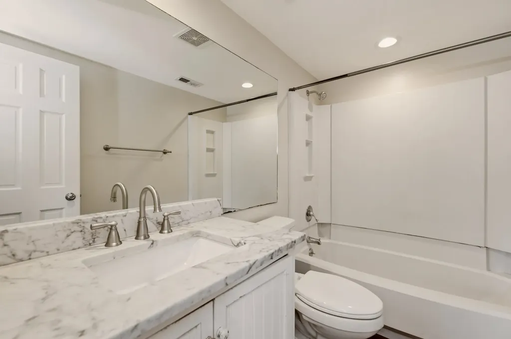 1717 S Cypress Street Wichita KS 67207