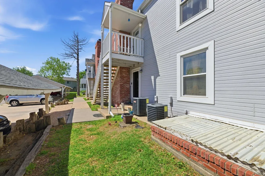 1717 S Cypress Street Wichita KS 67207