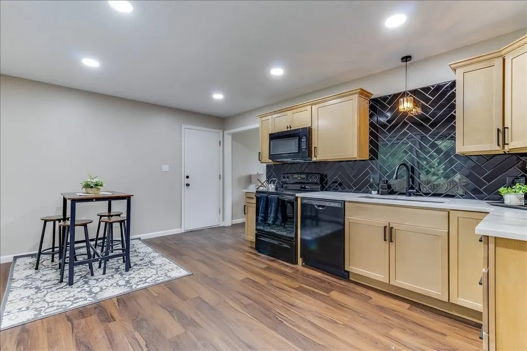 305 Central Avenue Newton KS 67114