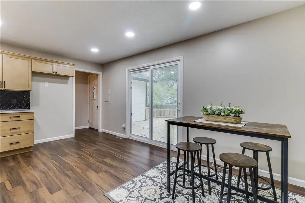 305 Central Avenue Newton KS 67114