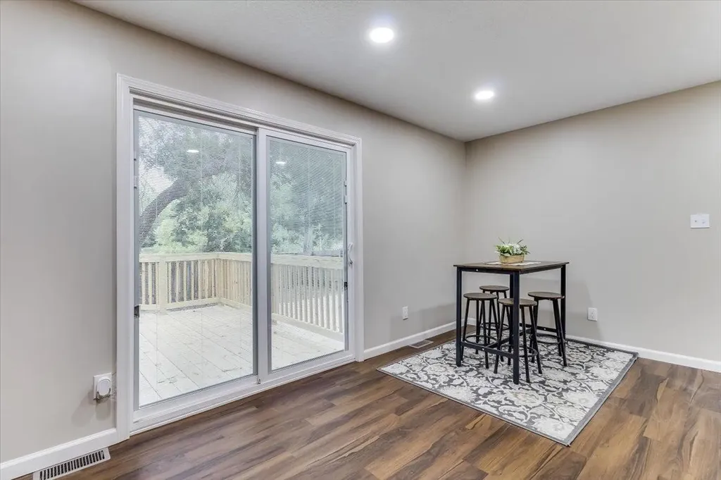 305 Central Avenue Newton KS 67114