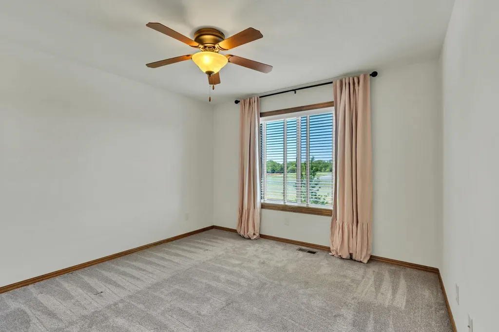 3045 Willow Creek Rose Hill KS 67133