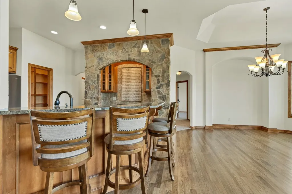 3045 Willow Creek Rose Hill KS 67133