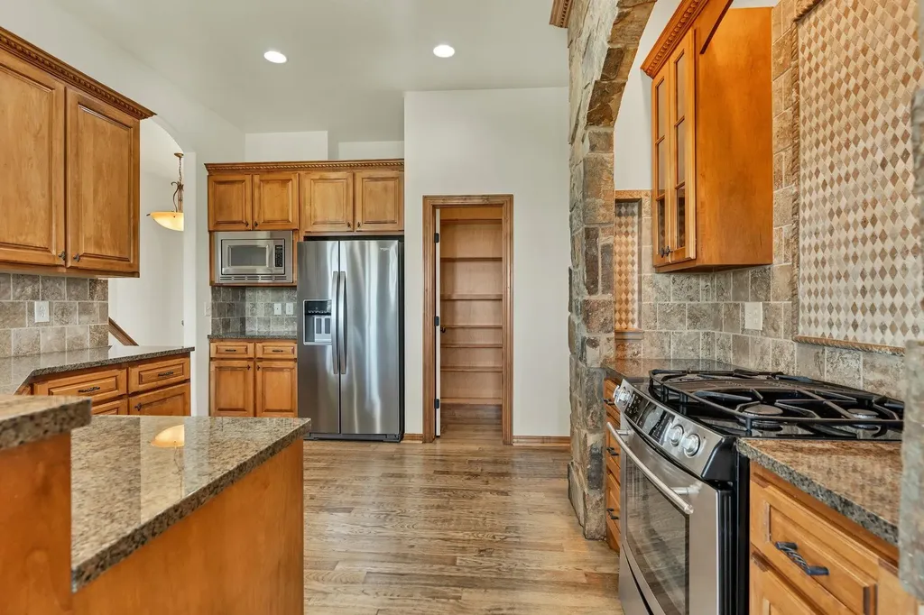 3045 Willow Creek Rose Hill KS 67133