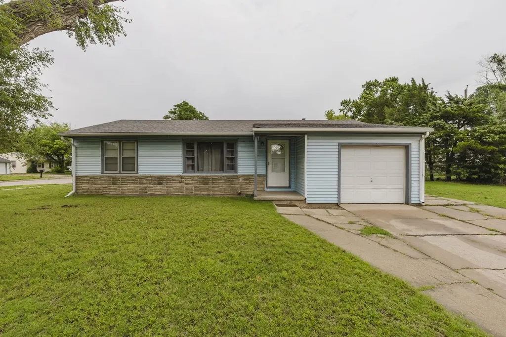 3250 S Downtain Wichita KS 67217
