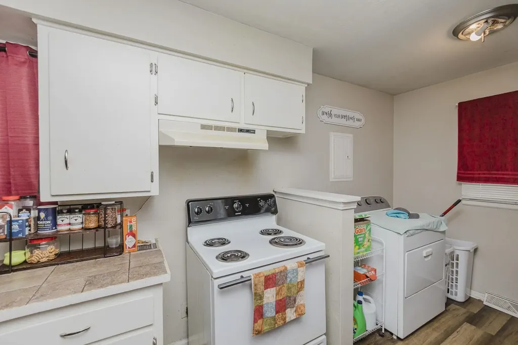 3250 S Downtain Wichita KS 67217