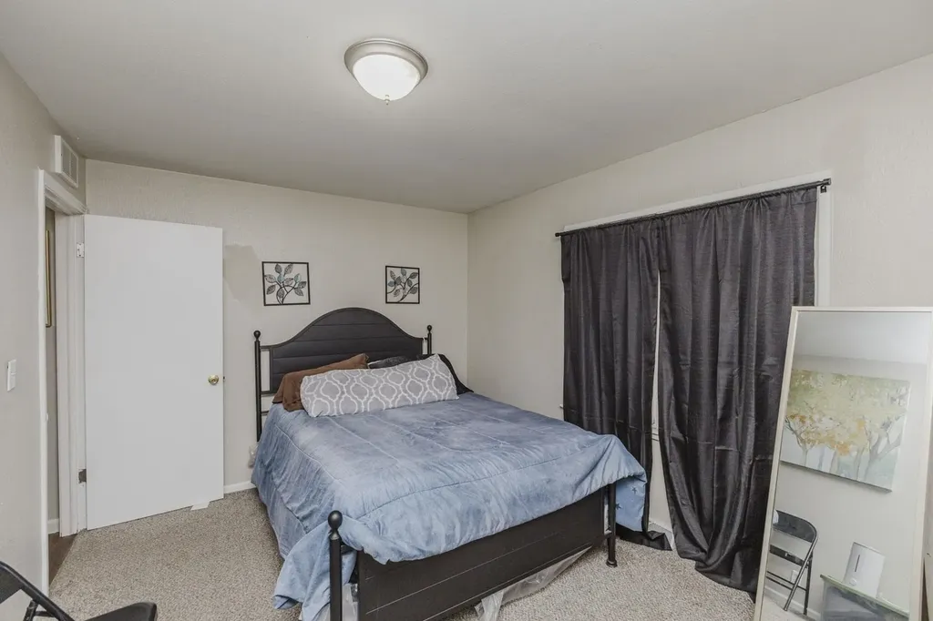 3250 S Downtain Wichita KS 67217