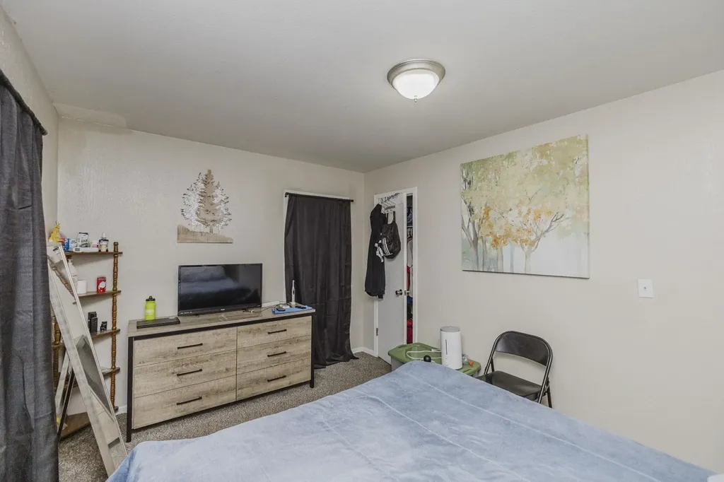 3250 S Downtain Wichita KS 67217