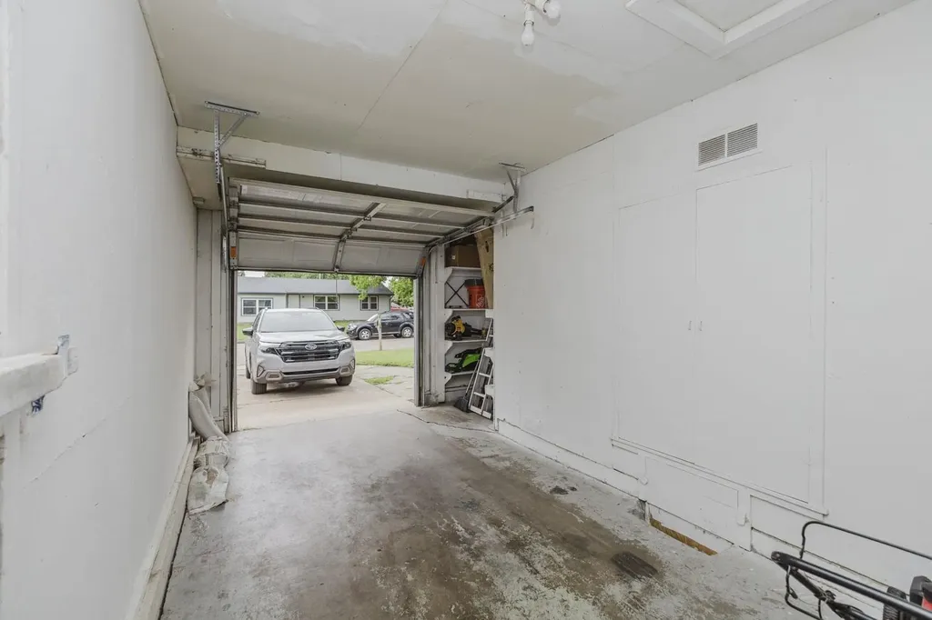 3250 S Downtain Wichita KS 67217