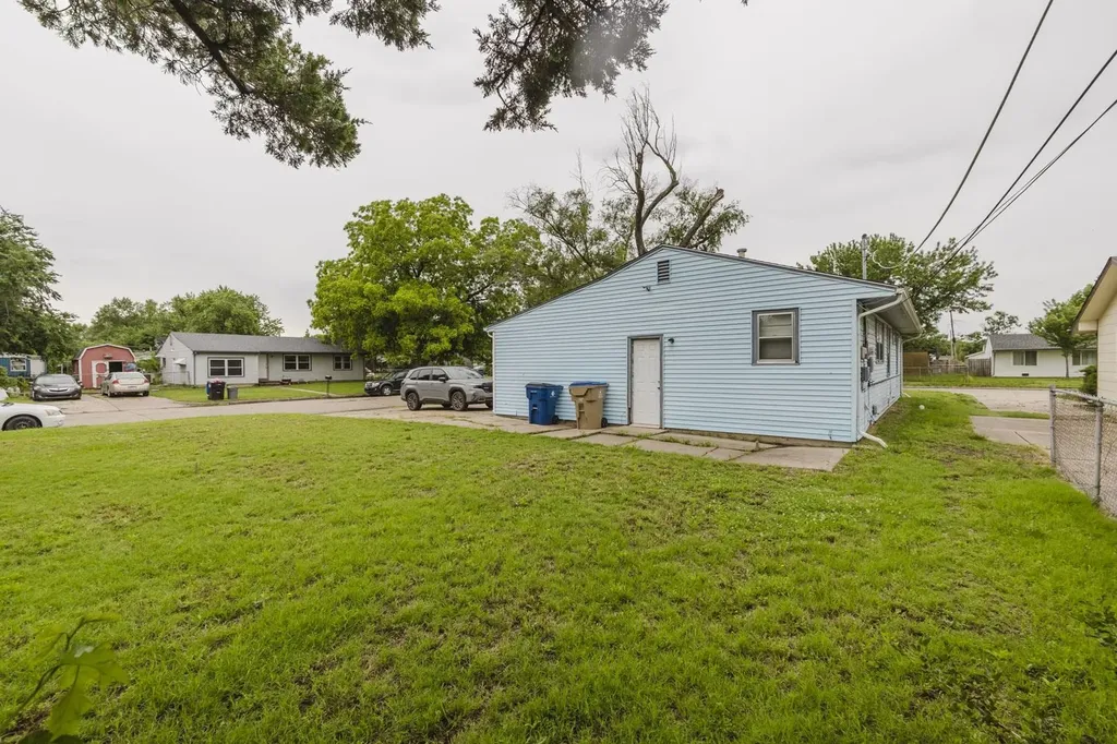 3250 S Downtain Wichita KS 67217