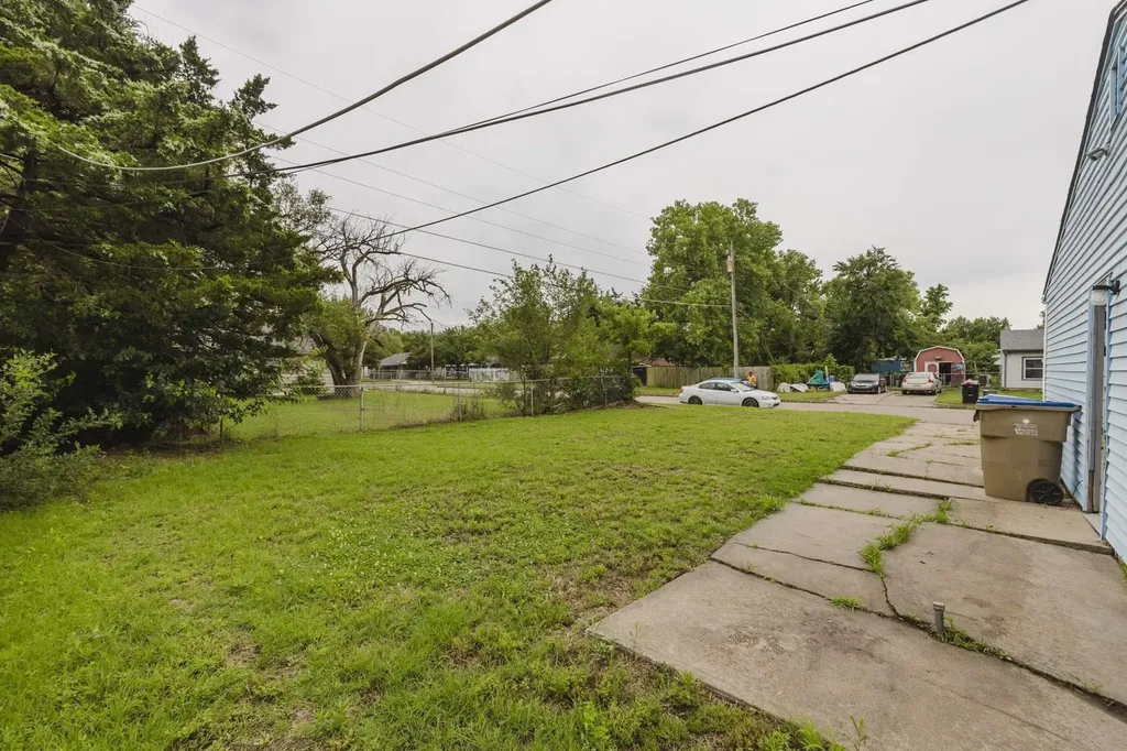 3250 S Downtain Wichita KS 67217