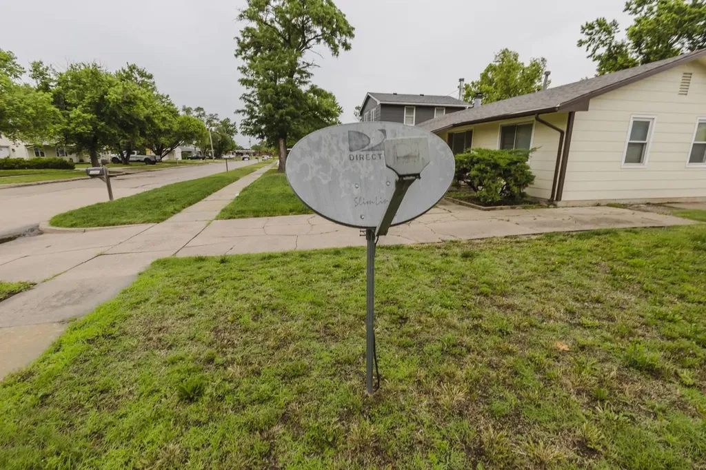 3250 S Downtain Wichita KS 67217