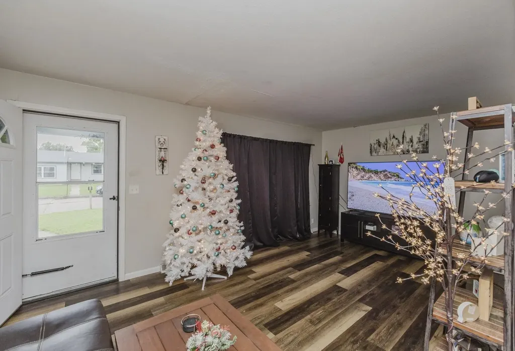 3250 S Downtain Wichita KS 67217