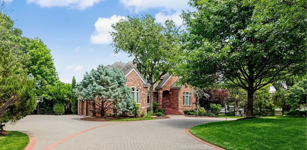 8304 E Bridlewood Wichita KS 67206
