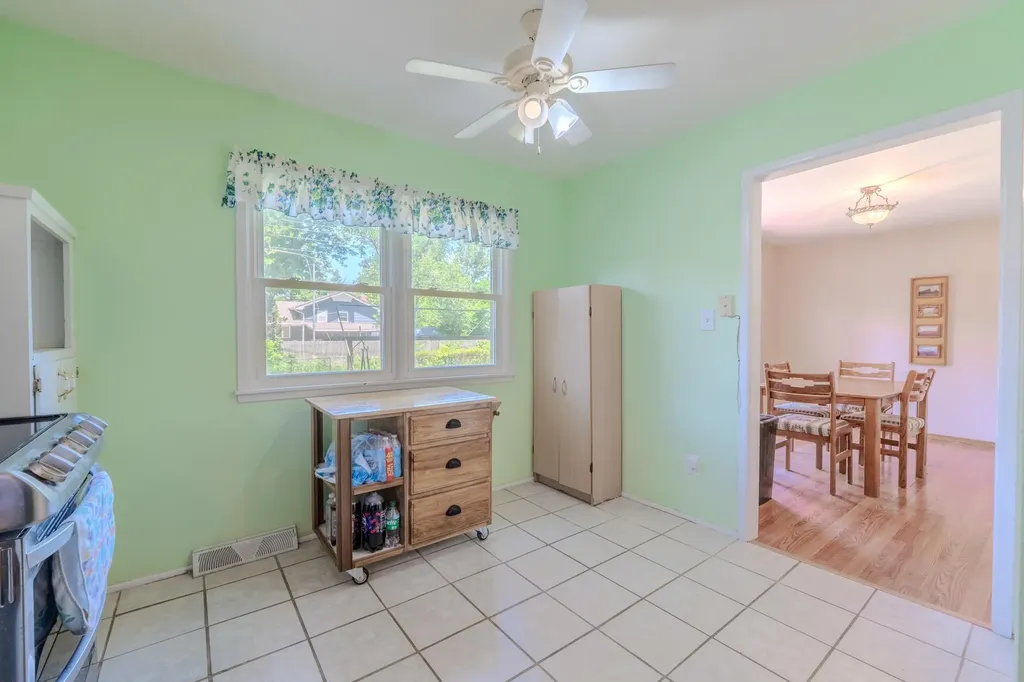 804 E English Court Derby KS 67037