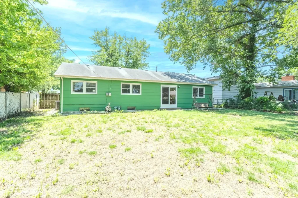 804 E English Court Derby KS 67037