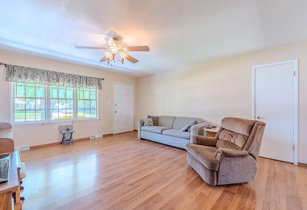 804 E English Court Derby KS 67037
