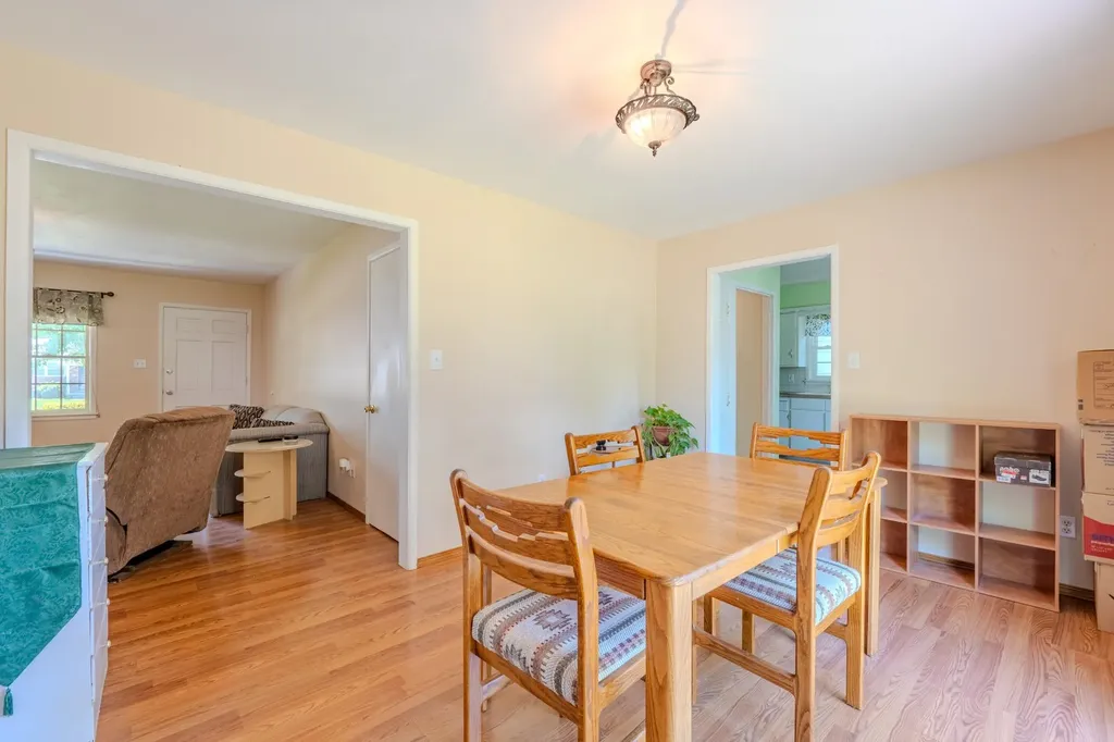 804 E English Court Derby KS 67037