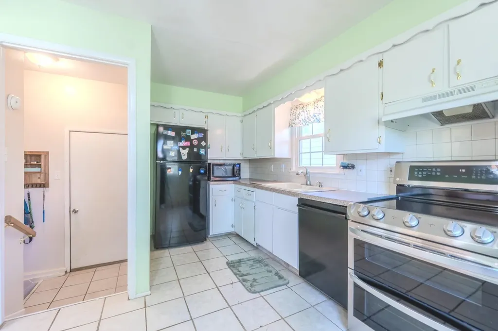804 E English Court Derby KS 67037