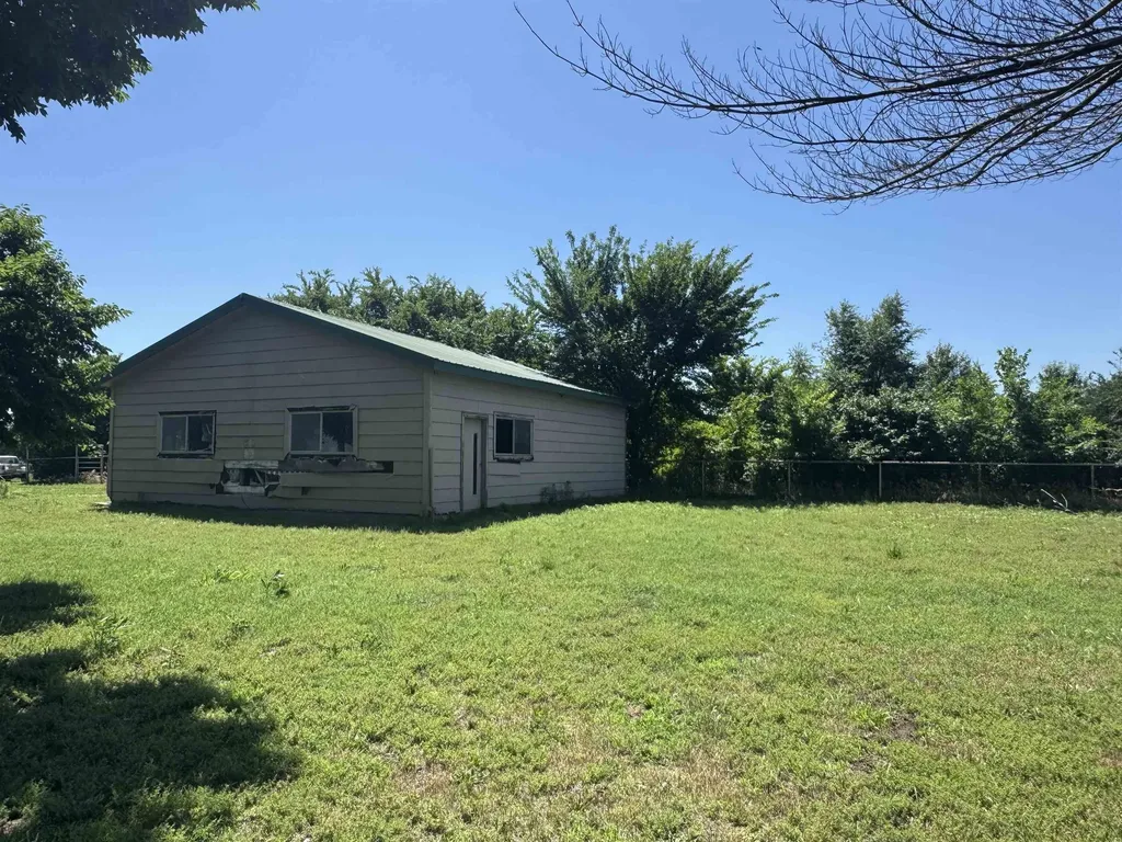 5601 252nd Arkansas City KS 67005