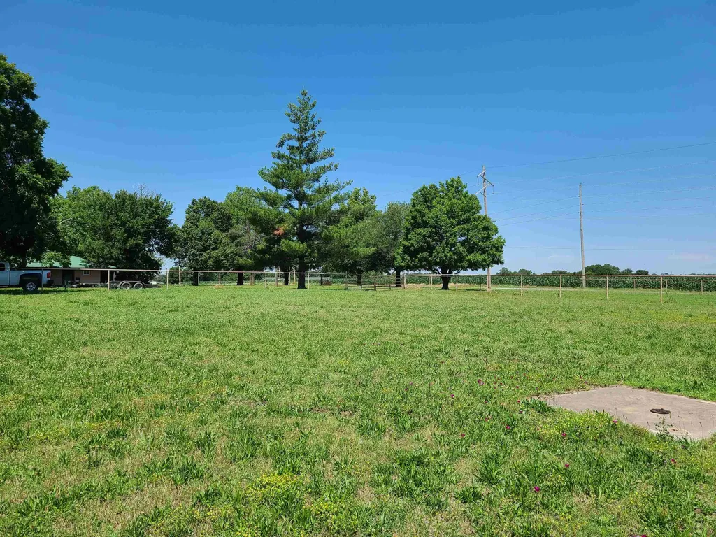 5601 252nd Arkansas City KS 67005