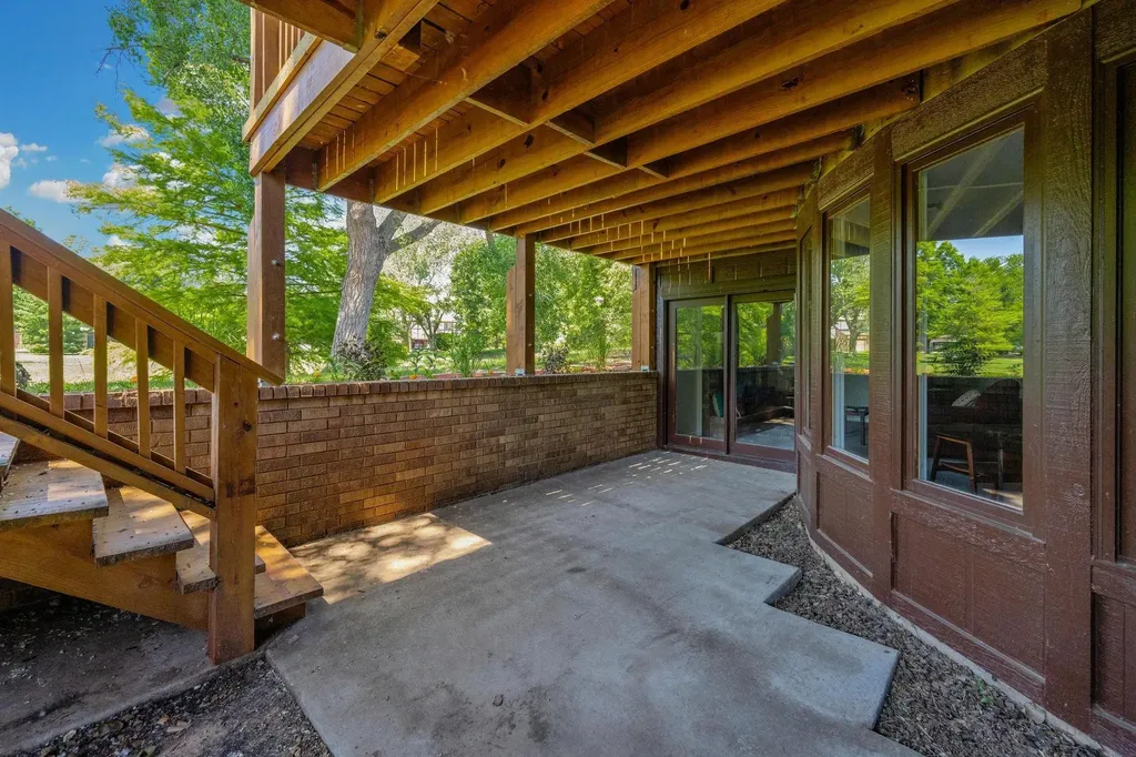 1325 N Covington Circle Wichita KS 67212